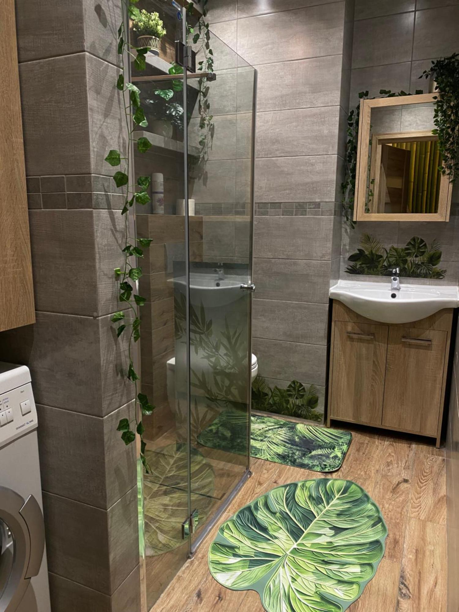 Welcome To The Jungle Apartment